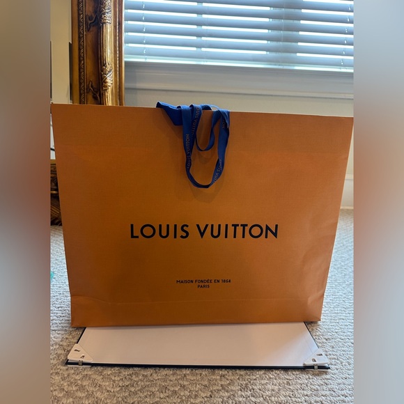BNIB Louis Vuitton Black and Brown Monogram Sz 26 Pouch Box, Bag, Ribbon - Picture 14 of 14